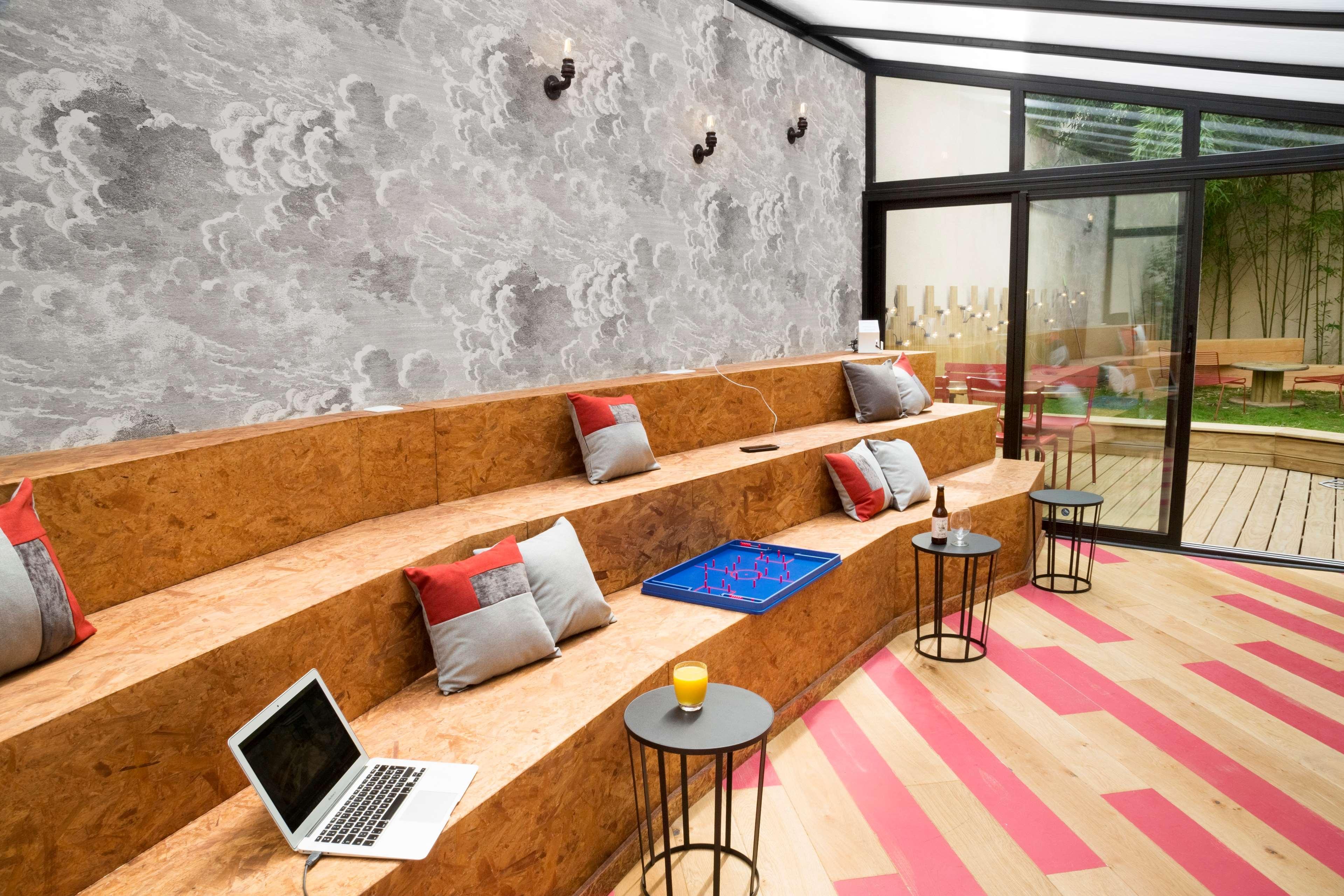 Hotel Izzy Issy-les-Moulineaux Kültér fotó