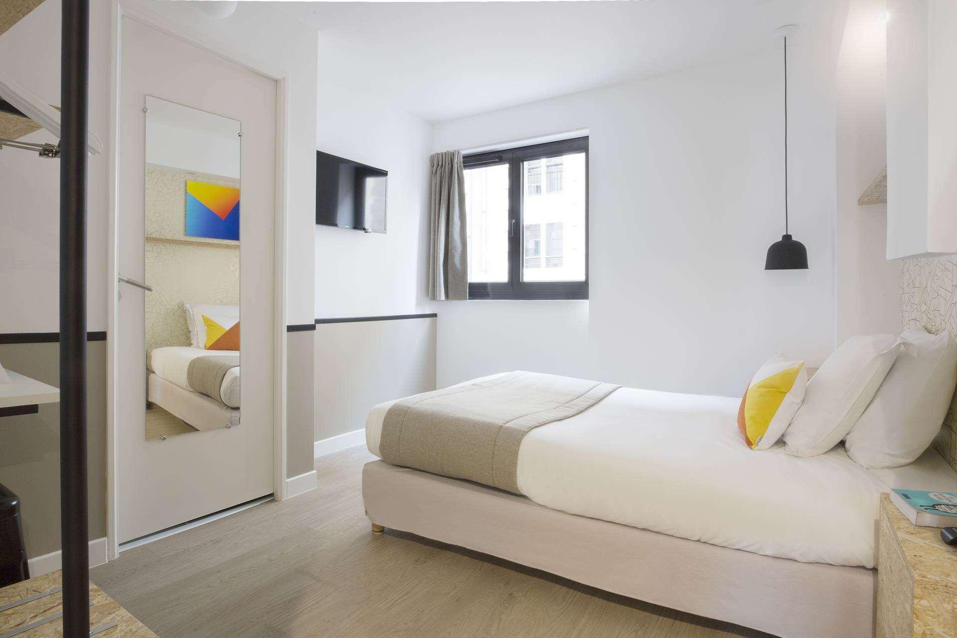 Hotel Izzy Issy-les-Moulineaux Kültér fotó