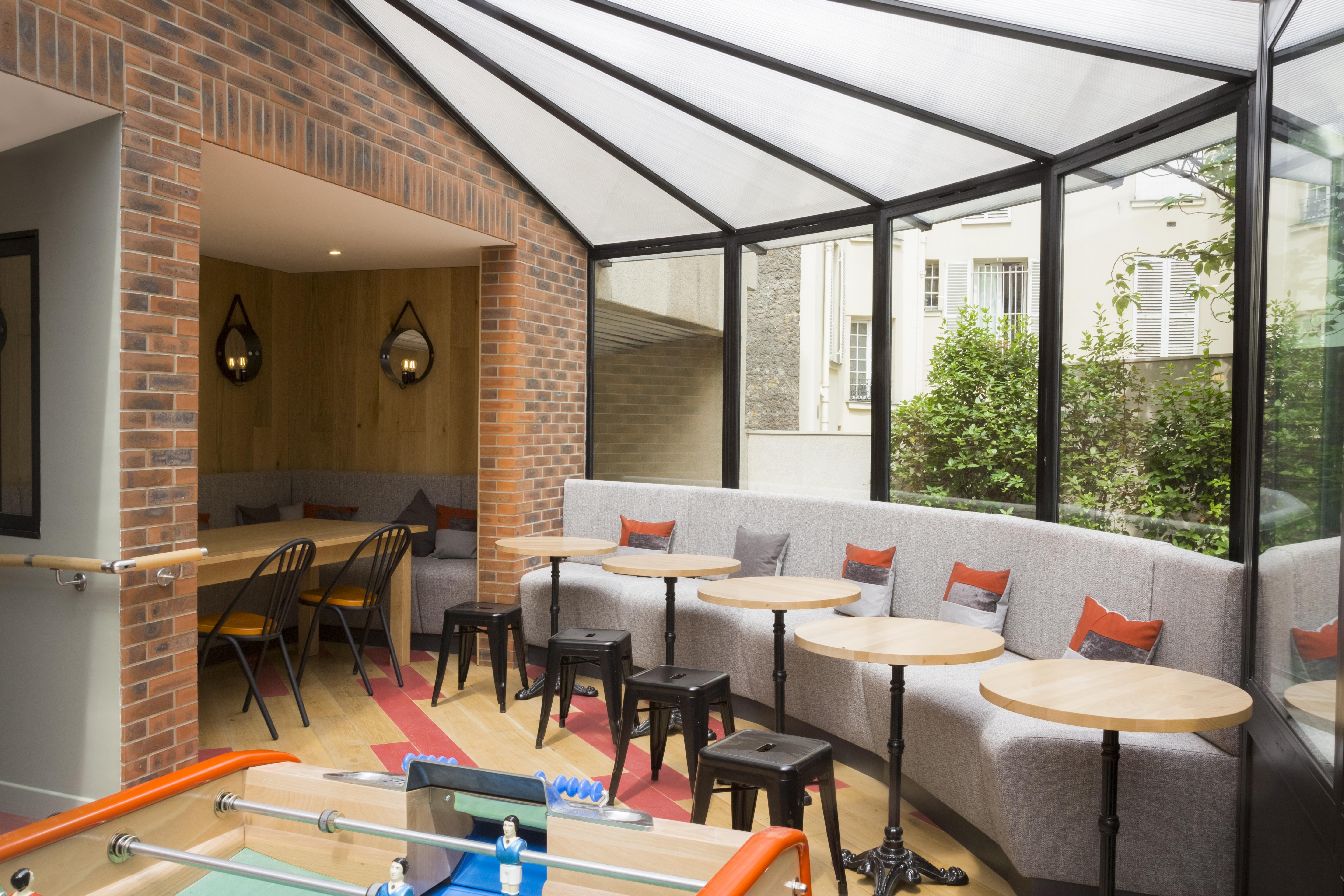Hotel Izzy Issy-les-Moulineaux Kültér fotó