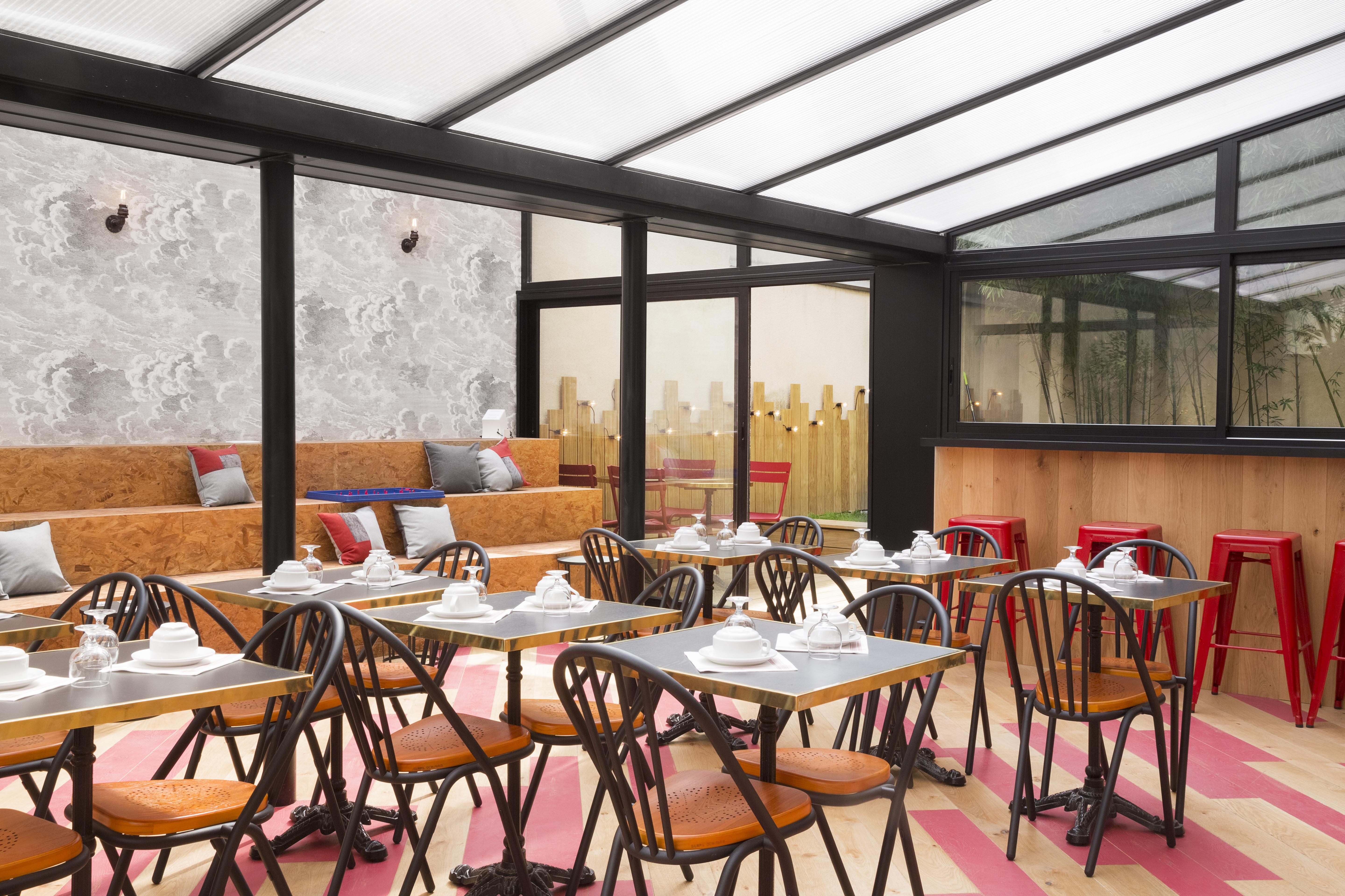 Hotel Izzy Issy-les-Moulineaux Kültér fotó