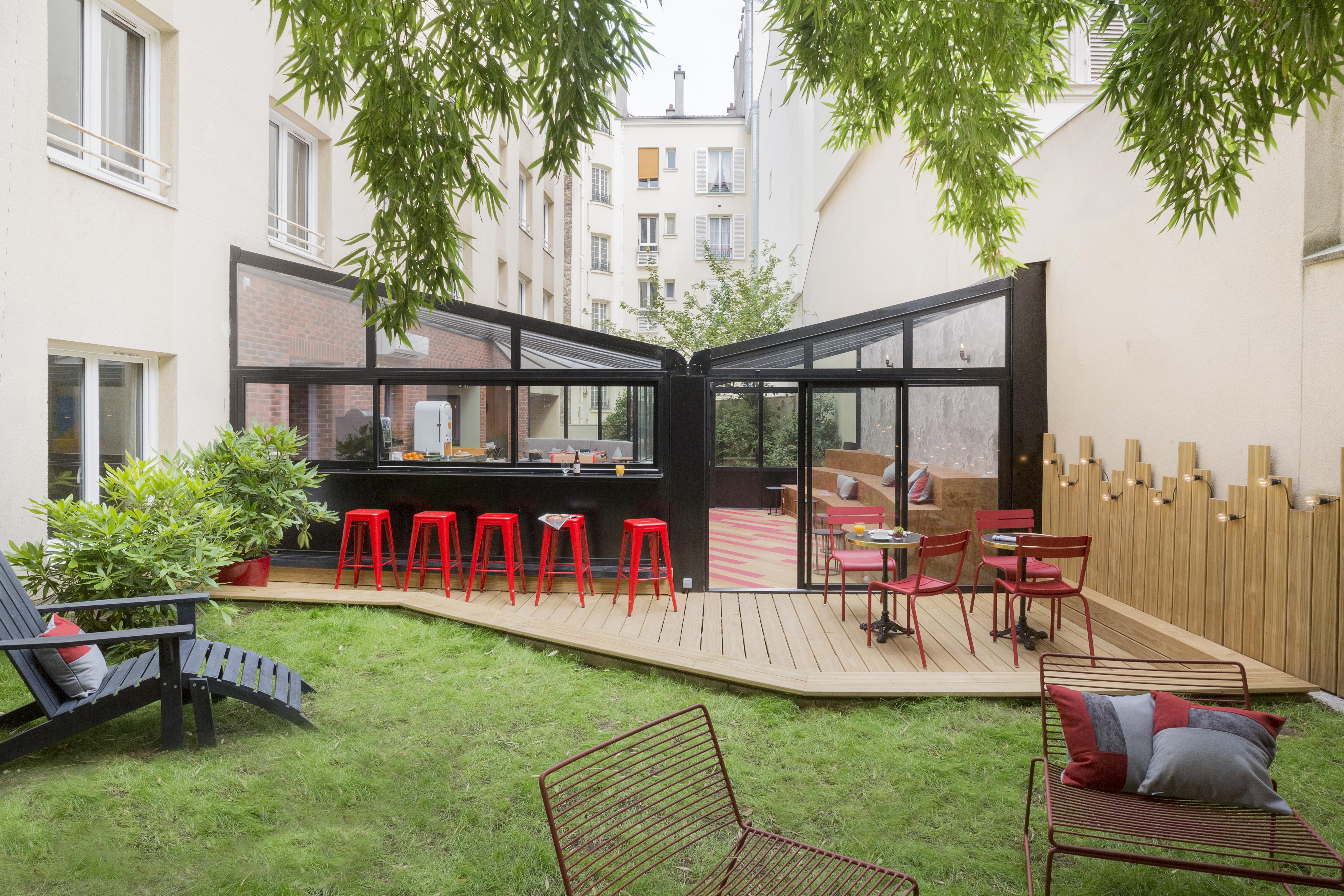 Hotel Izzy Issy-les-Moulineaux Kültér fotó